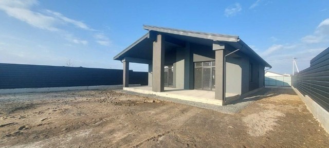 Нові Петрівці, сучасний будинок 110 кв. м, з великою терасою 35 кв. м