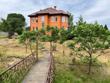 Продаж котеджу в ЖИВОПИСНОМУ пригороді Коростишіва.