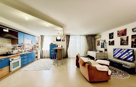 Продам 4-х к. кв. 115 м2 Победа 4 кирпичный дом 4-й эт.