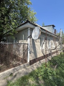 1/2 Будинку, с. Садки. Кременчуцького району.