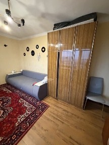 Продам 2 кімнатну квартиру, 70м2, пров. 23 серпня, 10