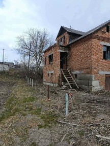 Продаж будинку з землею (не завершене будівництво)