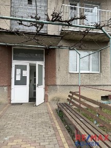 Продається простора 3-кімнатна квартира у місті Тячів