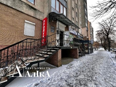 Продам фасадне приміщення