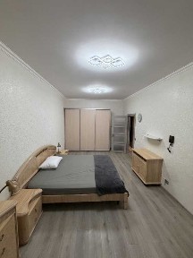 Киев, Академика Ефремова ул., 8а