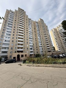 Продам 3 кім квартиру Москаленко 8Б