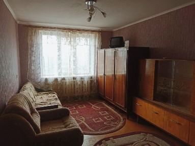 В продажі гарненька комунальна квартира, по гарній ціні.