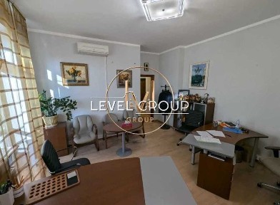 Продаж офіса S=173кв. м. м. КПІ паркінг окремо