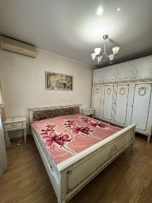Оренда 4 кім квартири з меблями та технікою, Площа 77,24 м. кв, просторий двір, гараж