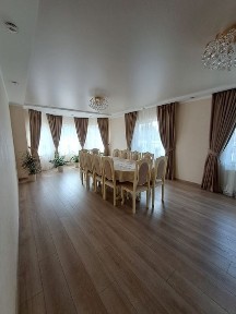 Продаж будинку в с. Холмок, де можливо проживання двох сімей