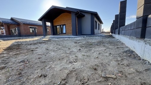 Одноэтажный дом на 100 м2 и участок 4.4 сотои. С Газом