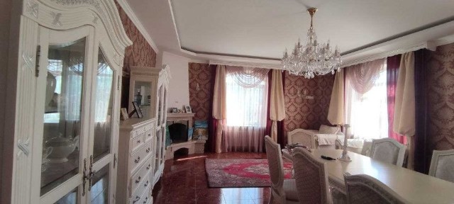 Продам 2-х этажный дом-усадьба в Нерубайском