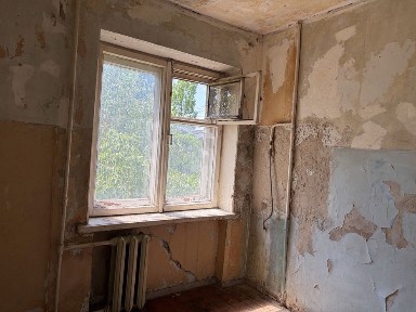 Продаж 3-кім без ремонту в цеглі
