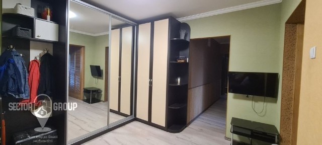 Момота. 3 кімнати, 88 метрів.