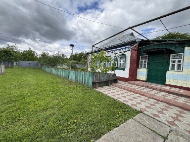 Укомплектований житловий будинок біля Пирятину