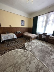 Здається комунальна1 кім квартира Центр!