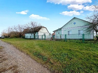 Продам будинок з ремонтом і меблями