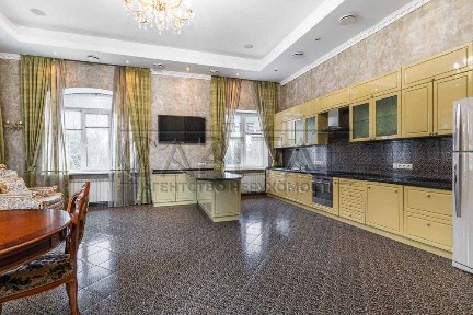 Продаж будинку з басейном, с. Хлепча, Васильківський р-н