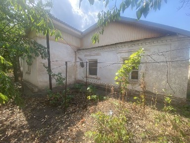 Продам будинок з великою ділянкою по вул. Вершиніна