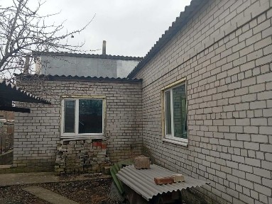 Будинок (дім, хата) гарна локація, город до берега!