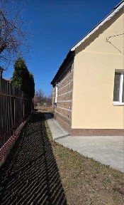 Продам півбудинку з ремонтом с. Нові Петрівці Вишгородського р-ну