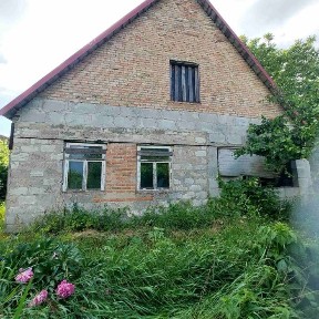 Фастівський р-н, с. В.Снітинка. Будинок недобудований