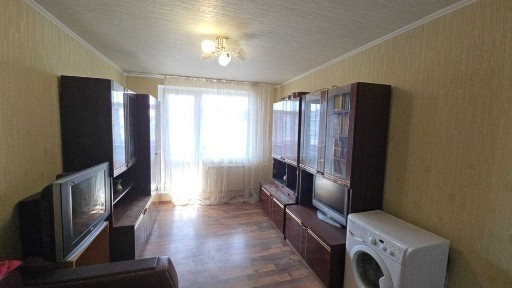 Продаж 3х ком квартири 65 м2 метро Iндустрiальна 34000