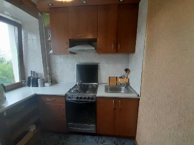 Продам 3-к квартиру в центрі | 5/9, 59м2, газ | метро Наукова 15 хв.