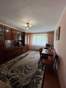 Продаю 4-кімнатну квартиру в Надвірній