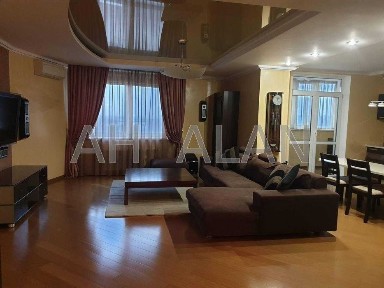 Оренда квартири в Дніпровському районі Раіси Окіпної 10-А Поруч з метро і парком і Дніпром