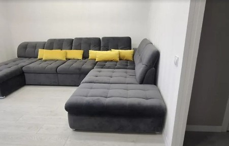 Продаж 2к квартири 72 кв. м на вул. Гнатюка Академіка