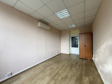 Без % Оренда офісу 16м2 пр. Соборності 15/17 біля ЖК <a href='/newbuilding/632/view/zk-komfort-taun'>Комфорт Таун</a>. Склад, майстерня
