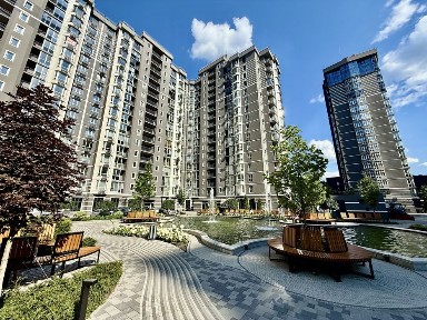 Трикімна квартира в <a href='/newbuilding/6530/view/zk-grand-burze'>Гранд Бурже</a> з видом на фонтан. Заселена секція