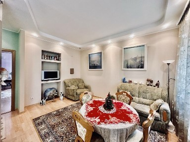 Вул. Кониського (Тургенєвська), 48/13. Продаж 3к квартири з ремонтом в престижному історичному центрі Києва.