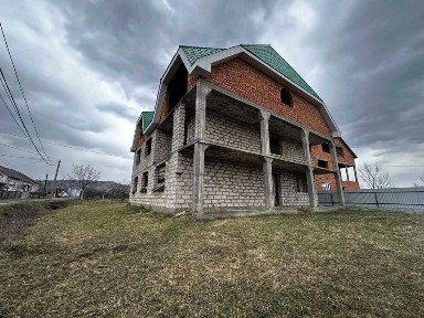 Продається недобудова в с. Бедевля