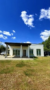 Оренда сучасного будинку зі ставом, СОЛОНКА