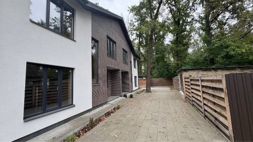 Дуплекс в центрі Бучі в соснах, з ГАЗОМ, РОЗТЕРМІНУВАННЯ