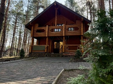 Будинок зі зрубу під Києвом в сосновому лісі. З ремонтом Єоселя житловий сертифікат держпрограми ваучер / без комісії