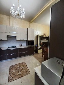 Харків. Продам 3 кімнатну квартиру на Рімарській 100 кв. м.