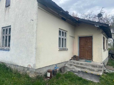 Продаж будинку і ділянки с. Любешка до Львова 30 км.