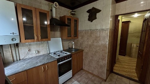 2 кімнатна біля критого ринку/Дендоопарк на 3 поверсі під немонт з АГО