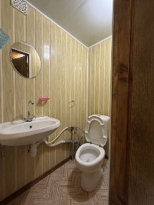 Здам будинок на березі річки Дністер