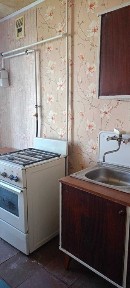 Продам трикімнатну в центрі Даманського