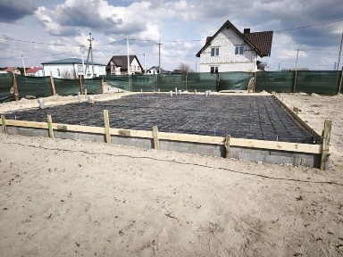 Продам будинок Американку біля озеру і лісу. Школа в 300 метрах!