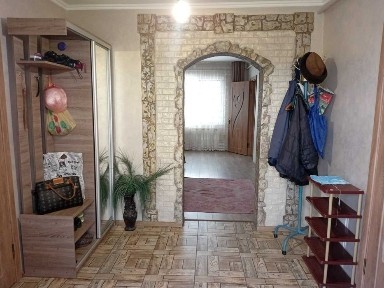 Продам 3-кімн. будинок 100м. кв. зі зручностями в центрі села Чагор
