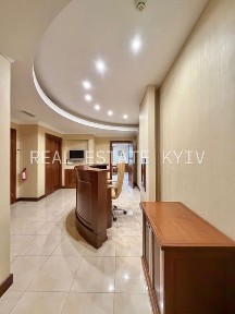 Київ, Печерський, вулиця Шота Руставелі 44