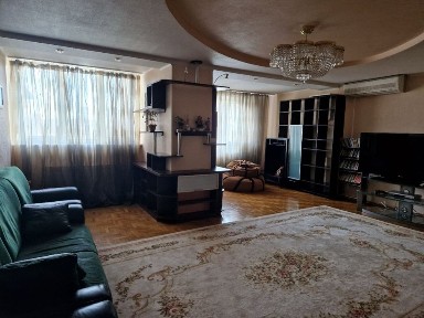 Продаж квартири 150 м. кв разом з гаражем в будинку метро Оболонь, Мінська, Оболонська набережна