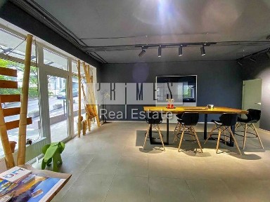 Продаж фасадного приміщення, 82 м², центр, open space, Вознесенський узвіз 23В
