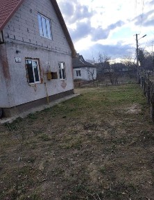 Продається будинок у мальовничому селі