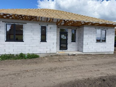 Сучасний одноповерховий будинок з продуманим плануванням